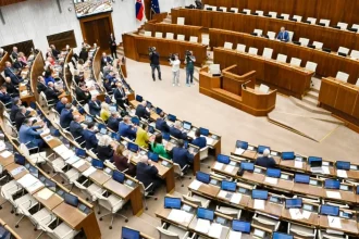Slovensko zaostáva v zavádzaní európskych smerníc do zákonov