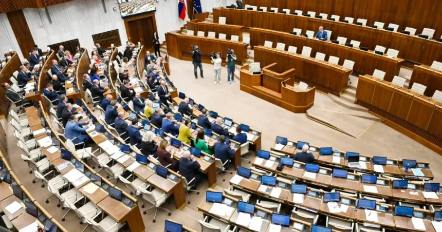 Slovensko zaostáva v zavádzaní európskych smerníc do zákonov