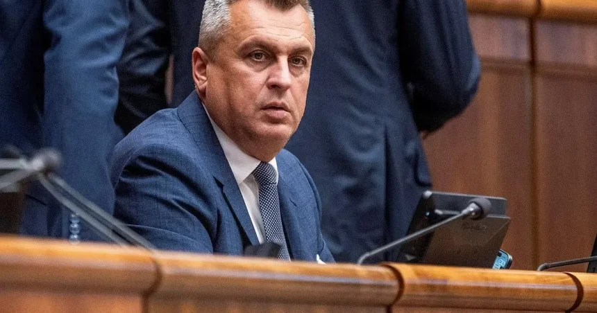 SNS sa dohodla s Huliakovcami, podporia zrušenie voľby poštou