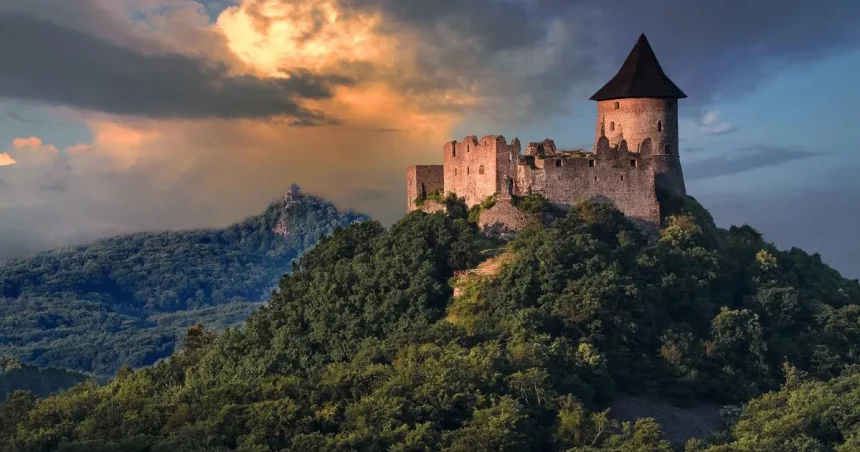 Sopečný skvost na hranici ožije novinkami. Zasiahnu aj obľúbený hrad