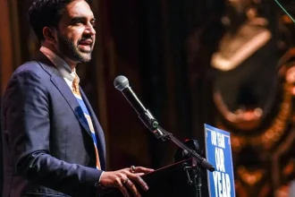Starosta New Yorku predstavil plán boja proti antisemitizmu v meste