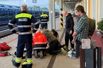 Svedok opísal boj o život muža na stanici v Teplej, po polhodine ho oživili
