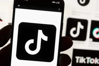 TikTok sa zaviazal obmedziť čas strávený na platforme