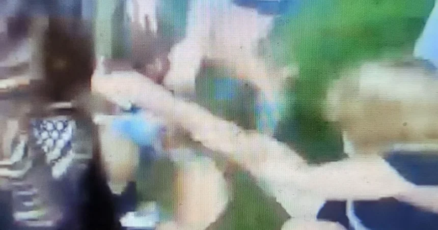 Tínedžerku z videa stíhajú za lúpež, ostatných rieši prokuratúra netrestne