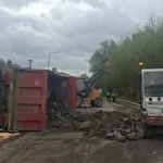 Tragická nehoda vo Svrčinovci: kamión sa prevrátil, vodič neprežil