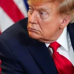 Trump opäť zaútočil na novinárov, označil ich za zradcov a bláznov