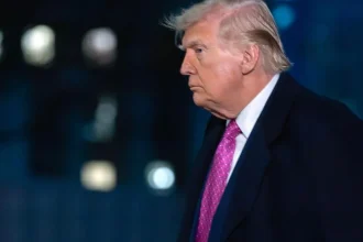 Trump súhlasí s premenou Víťazného oblúka vo Washingtone na vojenský komplex