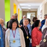 Učiteľ vbehol do triedy a kričal, že človek vyletel do vesmíru. Vrátili sa po desaťročiach