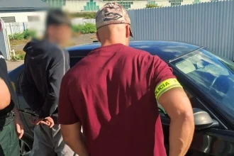 Ukradnuté BMW našli za pár hodín. Mladík skončil v putách