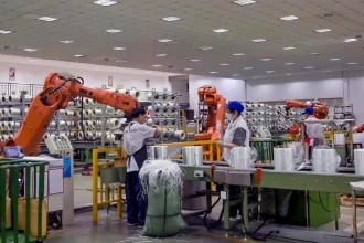 Umelá inteligencia môže zvýšiť produktivitu firiem v EÚ