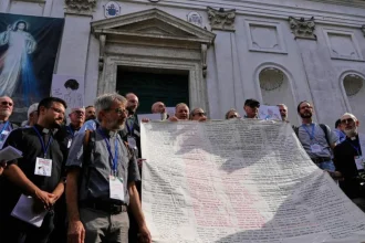 V Ríme sa zhromaždilo približne 150 duchovných