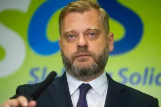 Vláda pokračuje v úsilí dostať ruských oligarchov zo sankčných zoznamov