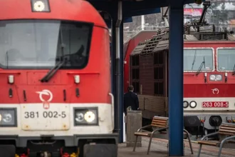 Vláda schválila dočasné zľavy na vlakové cestovné, ZSSK musí upresniť presné zmeny