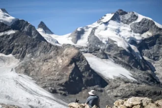 Vo švajčiarskych Alpách sa topia ľadovce