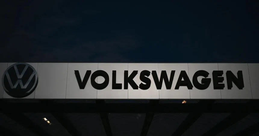 Volkswagen jednostranne vypovedal platné tarifné dohody