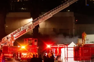 Vrtuľník havaroval na okraji Los Angeles