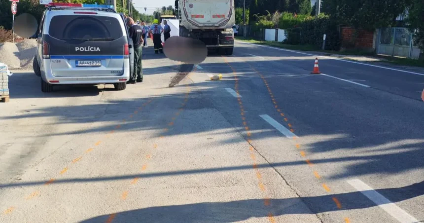 Zrážku s nákladiakom na chodníku neprežila staršia žena
