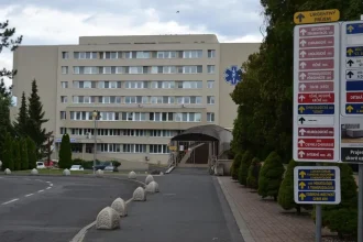 Agel prevzal lučeneckú nemocnicu. Aké sú jeho plány a obmedzenia?