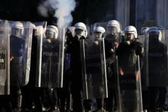 Albánsko zažíva už piaty deň pokračujúcich protestov.