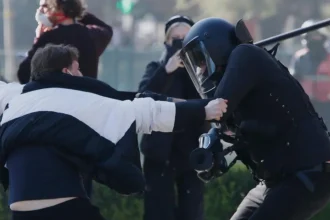 Albánsky premiér obviňuje zo zrážok cudzie štáty a vedenie hybridnej vojny