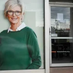 Austrálska poslankyňa Hainesová prišla po úmyselnom útoku autom o nohu
