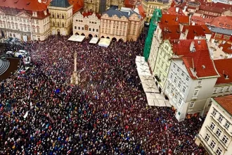 Babiš neustupuje od zásahov do médií, Česká televízia a rozhlas chystajú štrajk