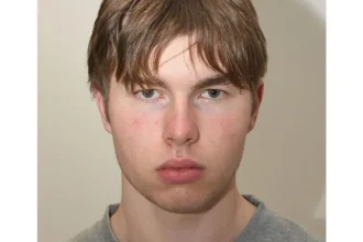 Britský súd uznal vinným nórskeho mladistvého