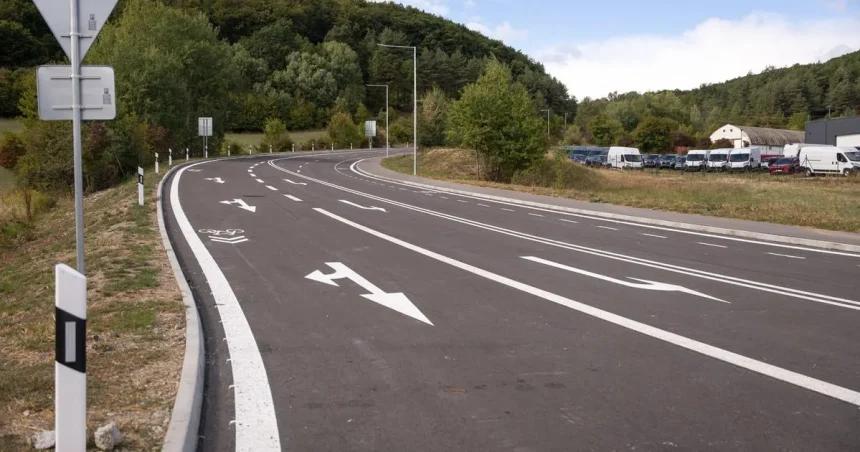 Cesta, na ktorú sa čakalo vyše 30 rokov, je hotová. Stará neviedla nikam