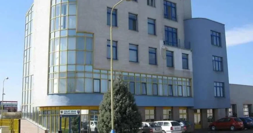 Colní kontrolóri z východu dostali tresty za podplácanie, referent za prijatie úplatku