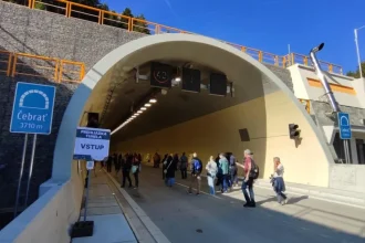 Diaľnicu pri Ružomberku otvárajú pre verejnosť, ukazujú tunel Čebrať