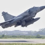 Dvaja členovia posádky bojového lietadla Mirage havarovali
