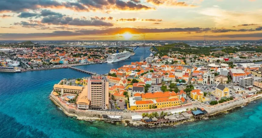 Farebné domy na Curaçao: Guvernér vraj riešil bizarný problém