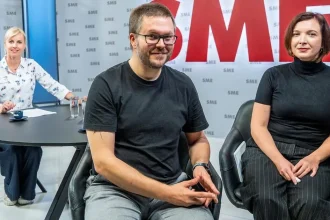 Ficov zbabraný rozpočet, Tarabove zlaté padáky a rozkývaná koalícia