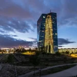Francúzsky deficit otriasol eurom. Nervozita môže položiť Slovensko