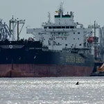 Iránske útoky poškodili tanker v Hormuzskom prielive.