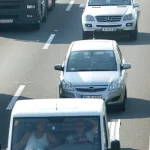Kolóny na diaľnici D2 sa stále výrazne tiahnu