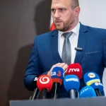 Kuffa nechce rozbíjať vládnu koalíciu, zostáva verný dohode