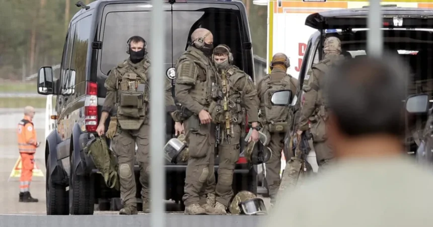 Letisko v Norimbergu uzavreli, lietadlo z Korfu pred pristátím sprevádzali stíhačky