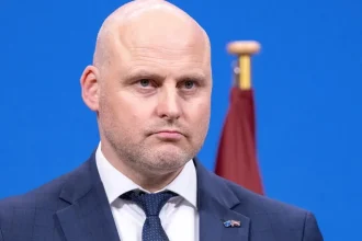 Lotyšsko dnes rozhoduje o novom zložení parlamentu v predčasných voľbách