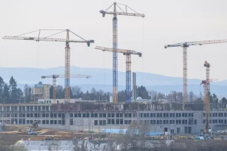 Maďarské konzorcium priznalo chyby, búranie pri prešovskej nemocnici nebolo potrebné