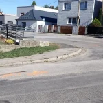 Muž ležal na križovatke, zrazilo ho auto. Polícia hľadá svedkov