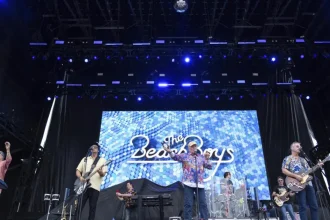 Oasis, The Beach Boys aj The Cure sa vracajú. Ľudia si kupujú lístky do vlastnej mladosti
