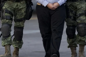 Od manželov žiadal 600-tisíc eur. Polícia v Prievidzi obvinila 46-ročného muža