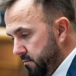 Opozícia tvrdí, že minister Kamenický výsledok rozpočtu oslavuje