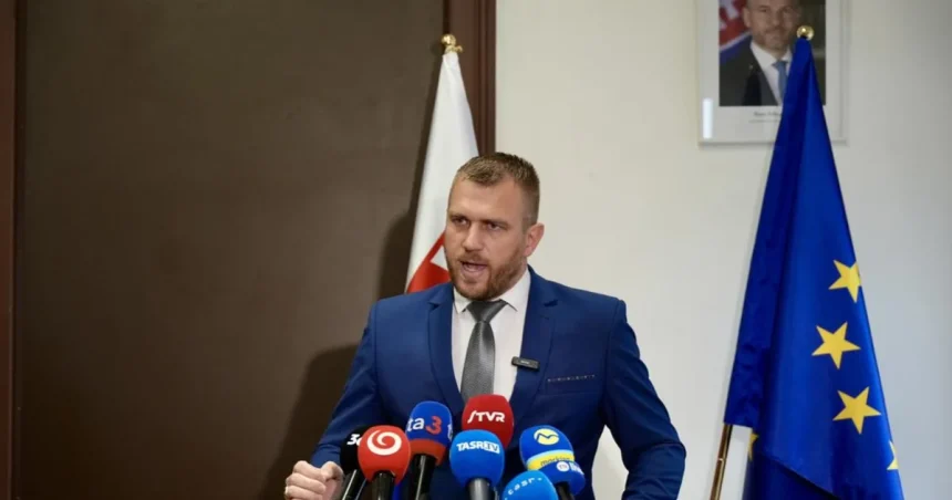 Opozičná SaS vyzvala prezidenta Pellegriniho