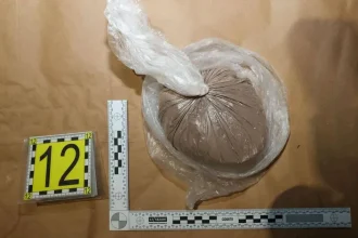 Osoba čelí obvineniu v rámci prebiehajúcej akcie