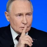 Paranoje, dvojníci a vlastný toaletný papier. Putin zostáva rovnaký, len je to zjavnejšie