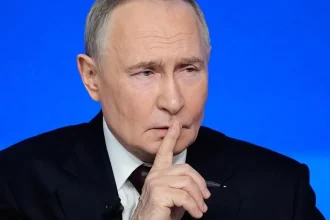 Paranoje, dvojníci a vlastný toaletný papier. Putin zostáva rovnaký, len je to zjavnejšie