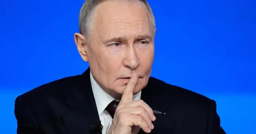 Paranoje, dvojníci a vlastný toaletný papier. Putin zostáva rovnaký, len je to zjavnejšie