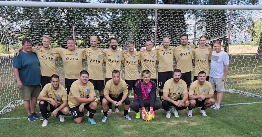 Párky, pivo, prehry. Prečo hráči zotrvávajú v poslednom tíme poslednej ligy?
